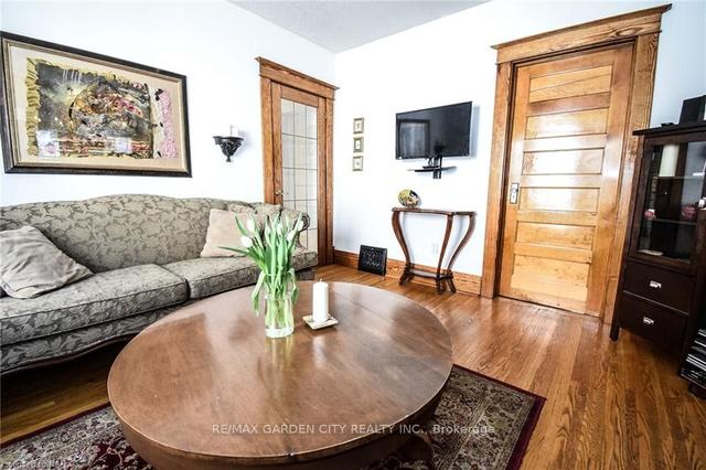 56 Woodland Ave, House detached with 3 bedrooms, 1 bathrooms and 2 parking in St. Catharines ON | Image 7