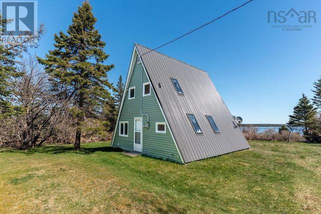 113 Southwest Cove Rd, House detached with 3 bedrooms, 1 bathrooms and null parking in Halifax NS | Image 1