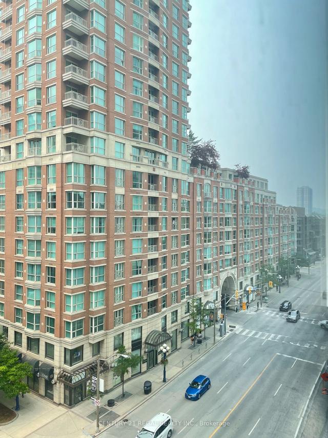 711 - 188 Cumberland St, Condo with 1 bedrooms, 1 bathrooms and 0 parking in Toronto ON | Image 9