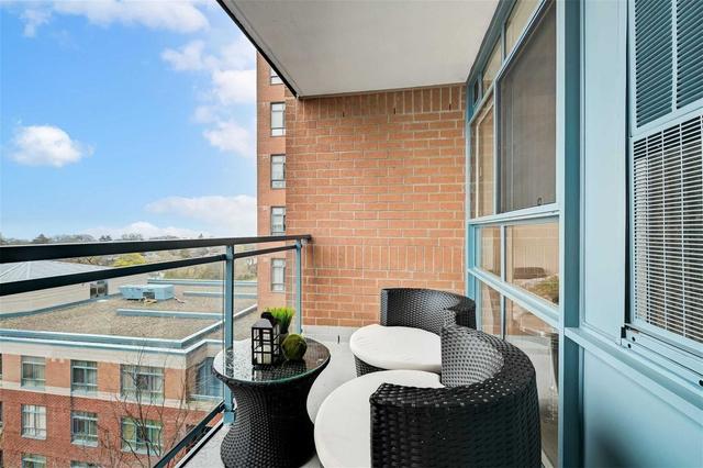 810 - 1093 Kingston Rd, Condo with 1 bedrooms, 1 bathrooms and 1 parking in Toronto ON | Image 3