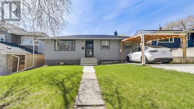 911 31 Ave Nw, House detached with 2 bedrooms, 2 bathrooms and 4 parking in Calgary AB | Image 1