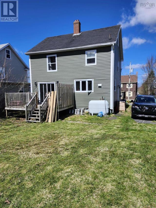 72 Howe, House detached with 3 bedrooms, 1 bathrooms and null parking in Cape Breton NS | Image 3