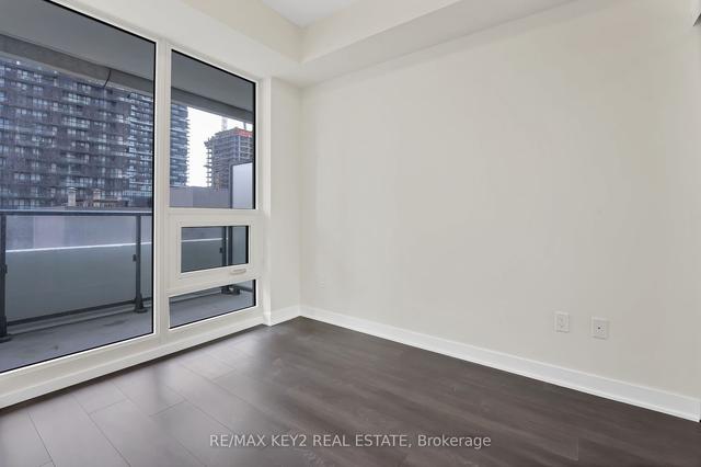 1009 - 2221 Yonge St, Condo with 2 bedrooms, 2 bathrooms and 0 parking in Toronto ON | Image 5