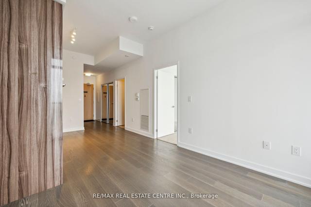 6009 - 11 Wellesley St W, Condo with 1 bedrooms, 1 bathrooms and 1 parking in Toronto ON | Image 9