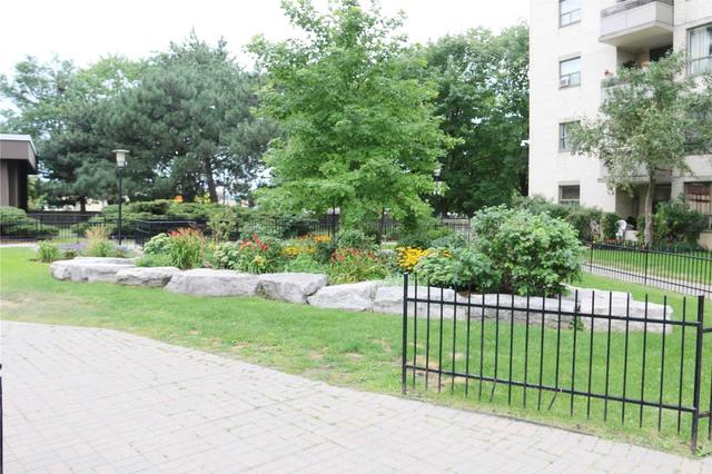 302 - 370 Dixon Rd, Condo with 2 bedrooms, 1 bathrooms and 1 parking in Toronto ON | Image 11