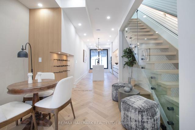 8 Rolyat St, House attached with 4 bedrooms, 5 bathrooms and 1 parking in Toronto ON | Image 5