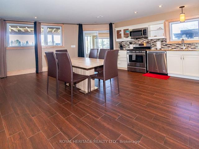 15 Lake St, House detached with 6 bedrooms, 2 bathrooms and 5 parking in Kearney ON | Image 27