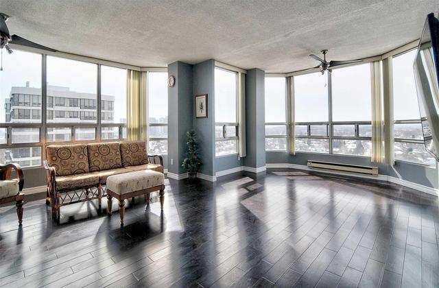 1004 - 320 Mill St S, Condo with 2 bedrooms, 2 bathrooms and 1 parking in Brampton ON | Image 3