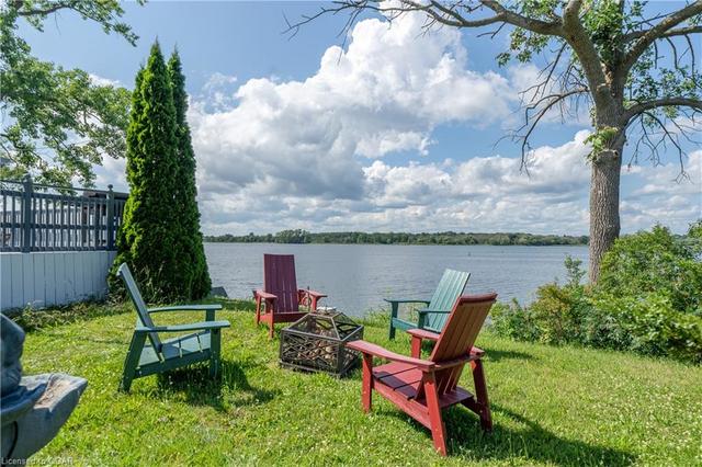 35 Narrows Lane, House detached with 2 bedrooms, 1 bathrooms and 6 parking in Prince Edward County ON | Image 2