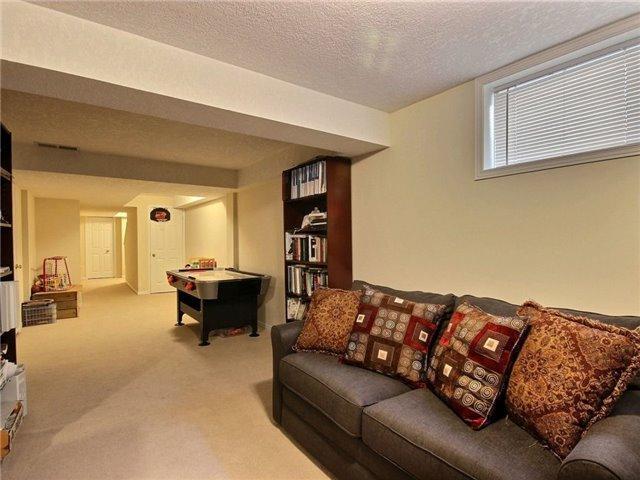 782 Laurelwood Dr, House detached with 4 bedrooms, 2 bathrooms and 1 parking in Waterloo ON | Image 6