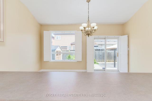 27 Tacc Trail, House detached with 3 bedrooms, 3 bathrooms and 6 parking in Vaughan ON | Image 6