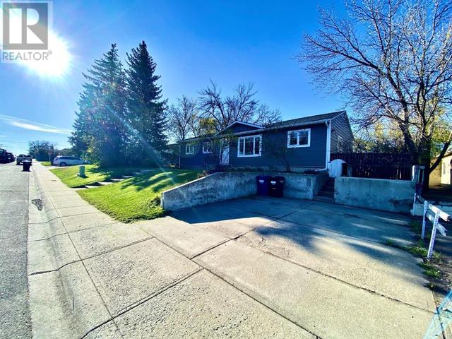 352 22 St, House detached with 3 bedrooms, 2 bathrooms and 2 parking in Fort Macleod AB | Image 1