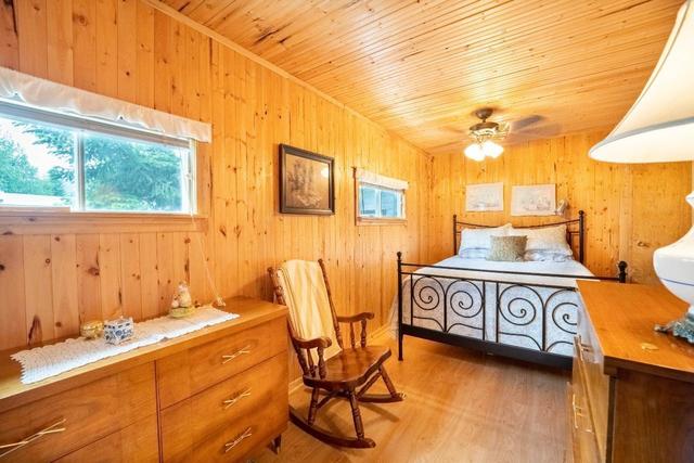 8918 Moyie Avenue, House detached with 2 bedrooms, 1 bathrooms and null parking in Central Kootenay B BC | Image 8