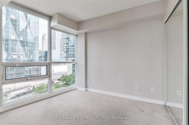 903 - 33 Bay St, Condo with 2 bedrooms, 2 bathrooms and 1 parking in Toronto ON | Image 11