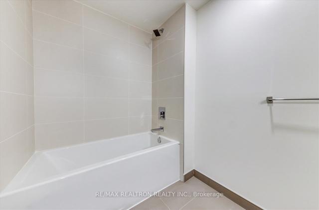 1009 - 10 Deerlick Ct, Condo with 3 bedrooms, 2 bathrooms and 1 parking in Toronto ON | Image 4