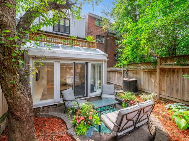 205 Ontario St, House semidetached with 3 bedrooms, 3 bathrooms and 2 parking in Toronto ON | Image 22