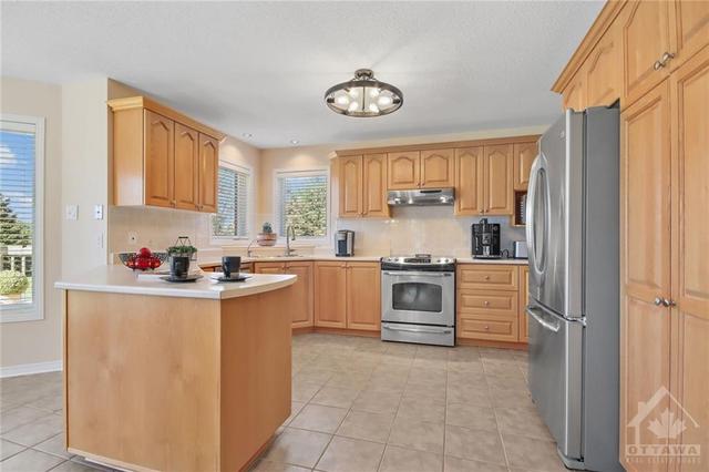 1631 Landel Dr, House detached with 4 bedrooms, 3 bathrooms and 10 parking in Ottawa ON | Image 12