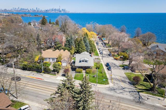 2585 Lake Shore Blvd W, House detached with 5 bedrooms, 3 bathrooms and 6 parking in Toronto ON | Image 1