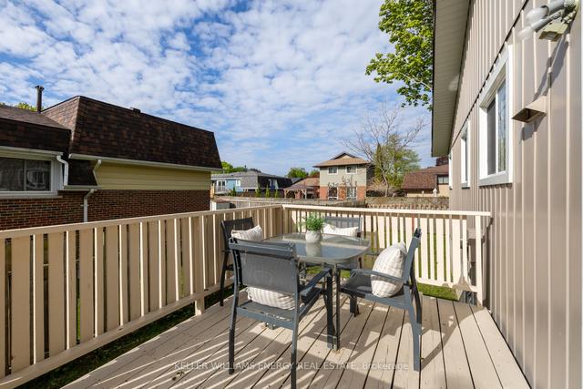 20 Harper Ct, House detached with 3 bedrooms, 1 bathrooms and 5 parking in Whitby ON | Image 22