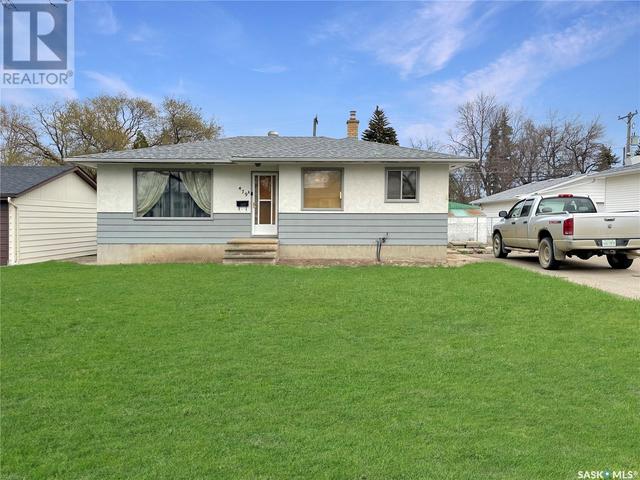 479 2nd Ave Se, House detached with 4 bedrooms, 2 bathrooms and null parking in Swift Current SK | Image 1