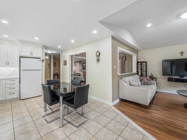 32 Crescendo Ave, House detached with 3 bedrooms, 4 bathrooms and 4 parking in Richmond Hill ON | Image 5