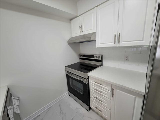 005 - 1 Hickory Tree Rd, Condo with 1 bedrooms, 1 bathrooms and 0 parking in Toronto ON | Image 9