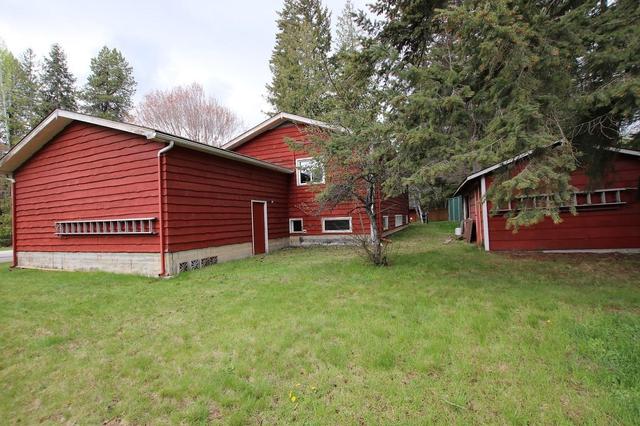217 6th St, House detached with 5 bedrooms, 3 bathrooms and 4 parking in Nakusp BC | Image 17