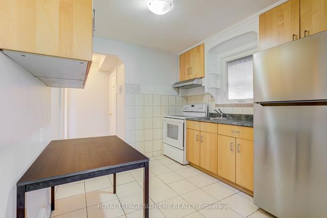UPPER - 20 Parkchester Rd, House detached with 2 bedrooms, 2 bathrooms and 1 parking in Toronto ON | Image 3