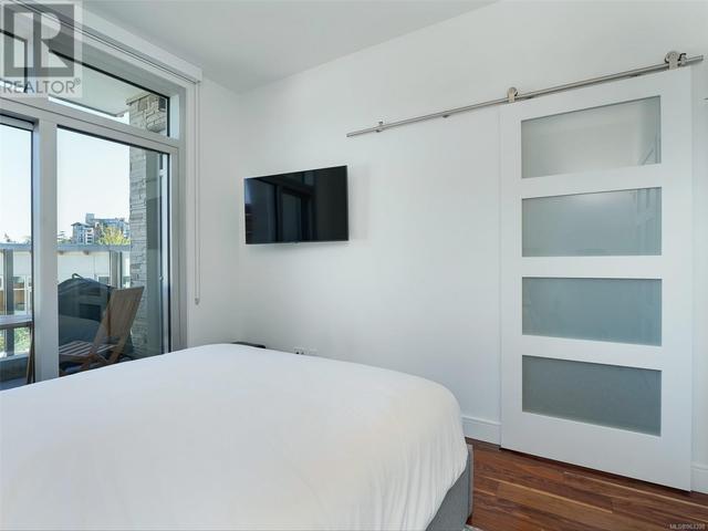 210 - 916 Lyall St, Condo with 1 bedrooms, 1 bathrooms and 1 parking in Esquimalt BC | Image 16