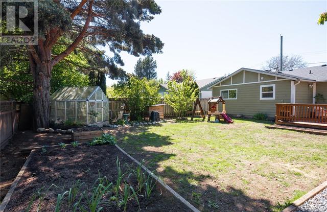 340 Day Rd, House detached with 2 bedrooms, 2 bathrooms and 4 parking in Duncan BC | Image 31