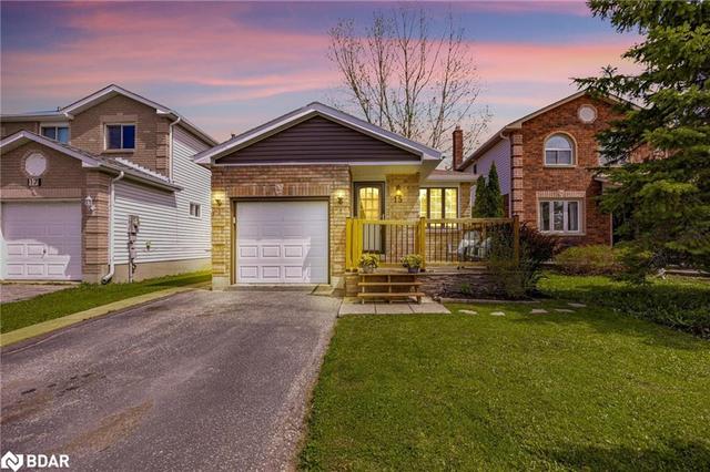 15 Orok Lane, House detached with 3 bedrooms, 2 bathrooms and 3 parking in Barrie ON | Image 1