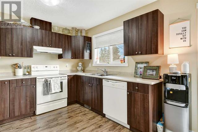 10109 92a St, House other with 0 bedrooms, 0 bathrooms and 6 parking in Grande Prairie AB | Image 11