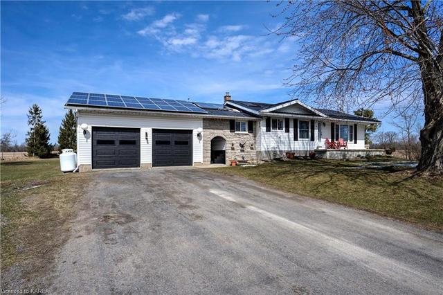 3958 Petworth Rd Rd, House detached with 3 bedrooms, 1 bathrooms and 8 parking in South Frontenac ON | Image 12