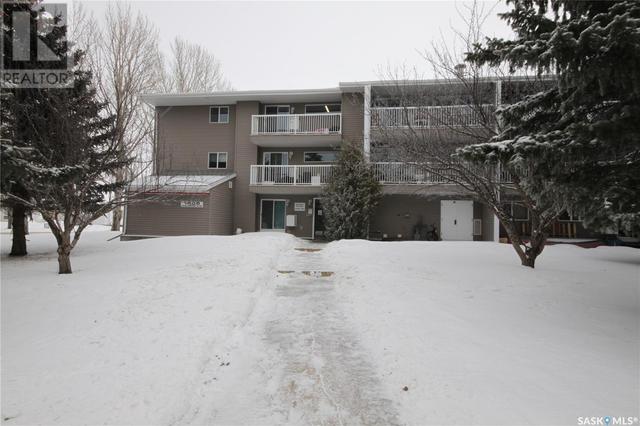 207 - 1808 Eaglesham Ave, Condo with 1 bedrooms, 1 bathrooms and null parking in Weyburn SK | Image 1