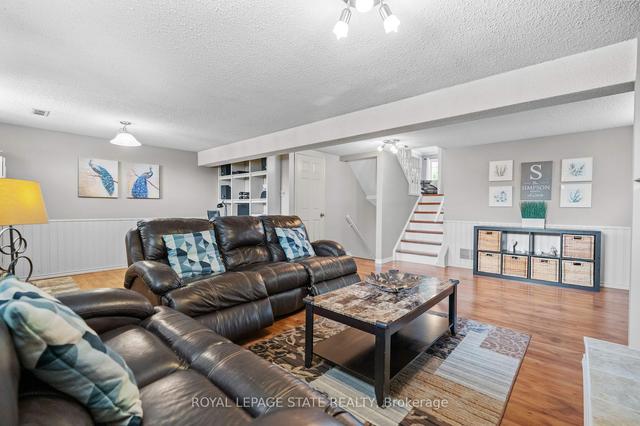 2350 Malcolm Cres, House detached with 3 bedrooms, 2 bathrooms and 3 parking in Burlington ON | Image 16