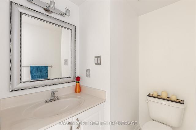 423 - 12 Douro St, Townhouse with 3 bedrooms, 2 bathrooms and 1 parking in Toronto ON | Image 8