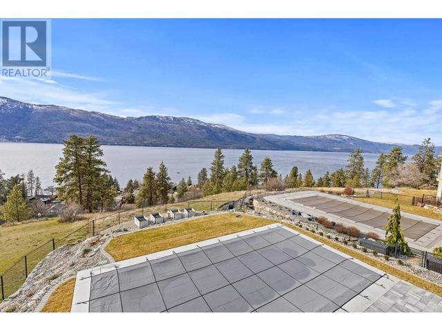 1360 Sixth St, House detached with 4 bedrooms, 2 bathrooms and 2 parking in Lake Country BC | Image 4