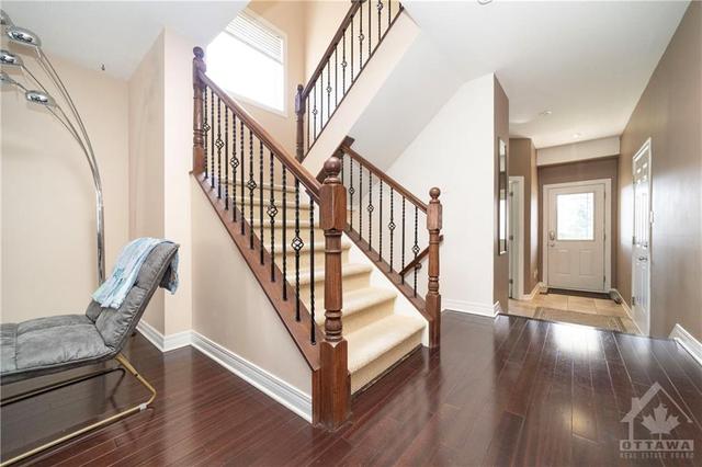 229 Felicia Cres, Townhouse with 4 bedrooms, 4 bathrooms and 2 parking in Ottawa ON | Image 11