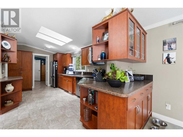5161 - 63 Avenue Unit# 3, House other with 3 bedrooms, 2 bathrooms and 3 parking in Salmon Arm BC | Image 14