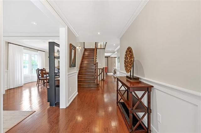 56 Hammill Crt, House detached with 4 bedrooms, 3 bathrooms and 4 parking in Hamilton ON | Image 3