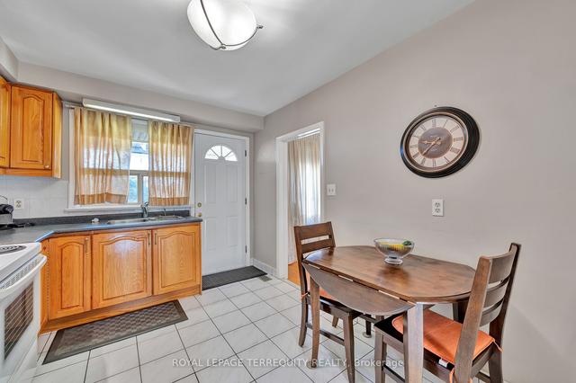 118 Giltspur Dr, House semidetached with 3 bedrooms, 2 bathrooms and 8 parking in Toronto ON | Image 4