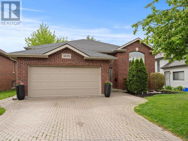 3699 Deerbrook Dr, House detached with 5 bedrooms, 2 bathrooms and null parking in Windsor ON | Image 2