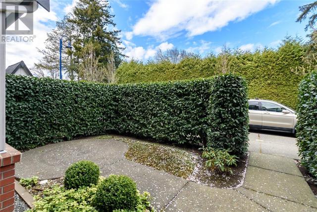 2 - 1653 Comox Ave, House attached with 3 bedrooms, 4 bathrooms and 1 parking in Comox BC | Image 54