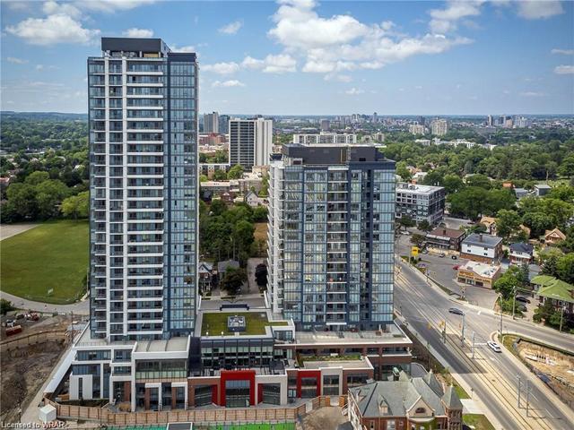 810 - 15 Wellington Street South St S, House attached with 1 bedrooms, 1 bathrooms and 1 parking in Kitchener ON | Image 1