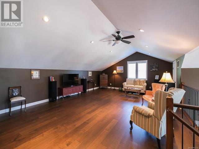Family room on upper level - open to great room below | Image 25