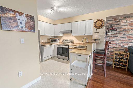 205 - 415 Grange Rd, Condo with 1 bedrooms, 1 bathrooms and 1 parking in Guelph ON | Image 2