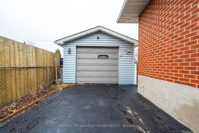 888 Upper Ottawa St, House detached with 2 bedrooms, 2 bathrooms and 5 parking in Hamilton ON | Image 28