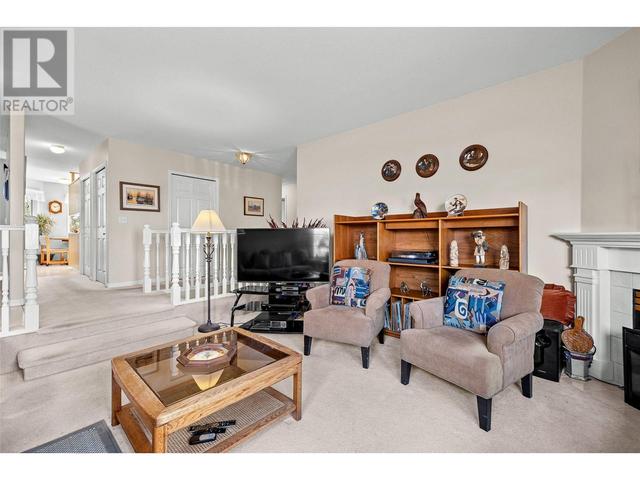 54 - 6400 Spencer Rd, House detached with 2 bedrooms, 3 bathrooms and 4 parking in Central Okanagan BC | Image 4