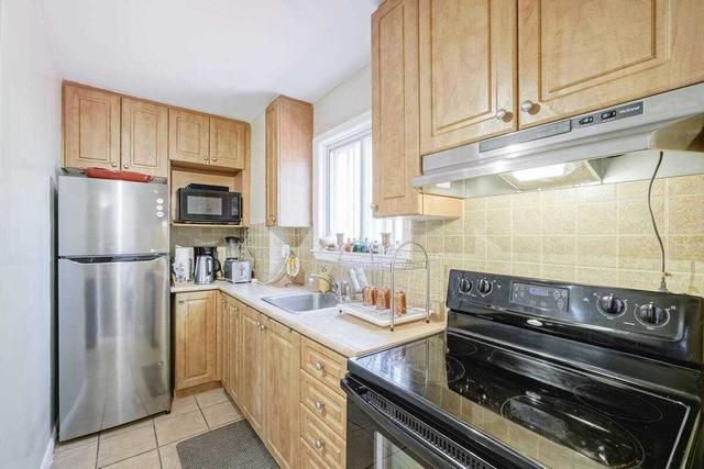 333 Neal Dr, House semidetached with 3 bedrooms, 2 bathrooms and 6 parking in Richmond Hill ON | Image 5