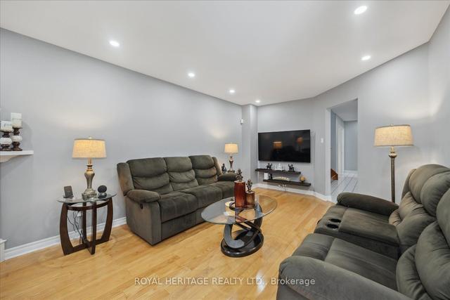 3 Knotty Pine Dr, House detached with 4 bedrooms, 3 bathrooms and 4 parking in Whitby ON | Image 40